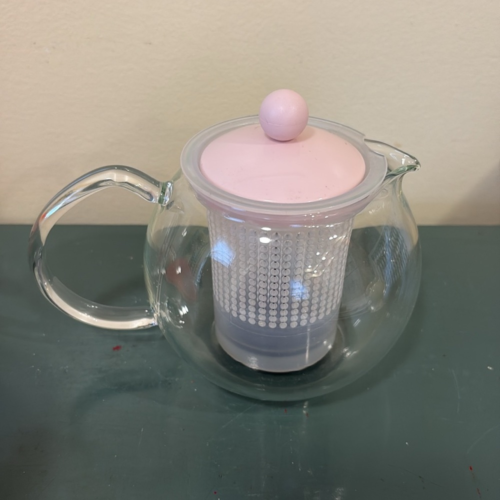 Vintage BODUM Assam Tea Press with Pink Lid and Infuser. - Picture 4 of 6
